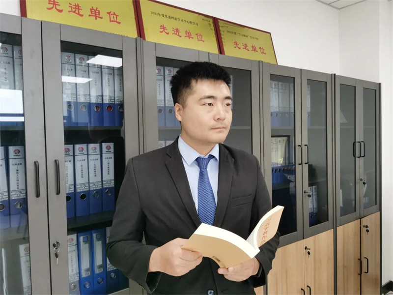 171684316449181013.jpg 學(xué)習(xí)之聲丨《習(xí)近平著作選讀》第一卷微誦讀(四)(1).jpg