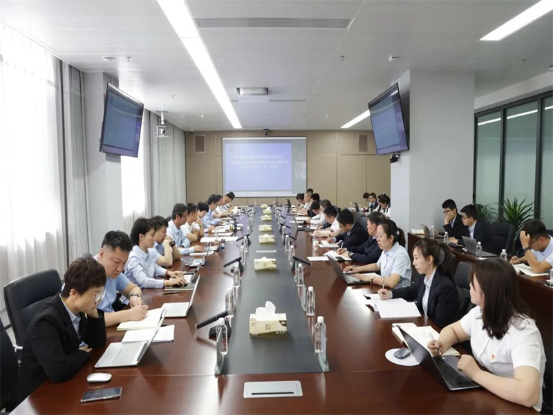 181684368759387804.jpg 公司召開(kāi)學(xué)習(xí)貫徹習(xí)近平新時(shí)代中國(guó)特色社會(huì)主義思想主題教育領(lǐng)導(dǎo)小組第二次工作例會(huì).jpg