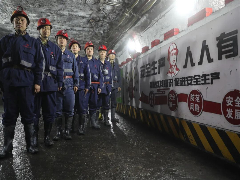 191684454443581427.jpg 涌鑫安山煤礦綜采隊:不忘初心跟黨走 奮楫揚帆建新功(2).jpg