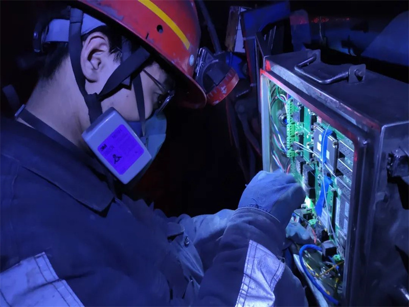 141686710773465787.jpg 運(yùn)維分公司:全覆蓋“雙升級(jí)”完成工業(yè)環(huán)網(wǎng)鏈路升級(jí)改造.jpg