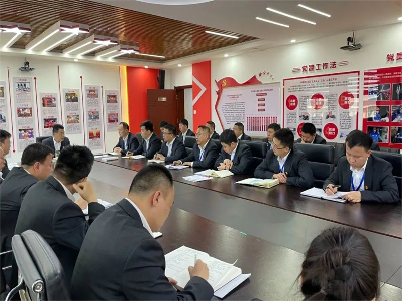 中能袁大灘煤礦：“標(biāo)準(zhǔn)化＋”讓礦井安全管理落地有聲（3）.jpg