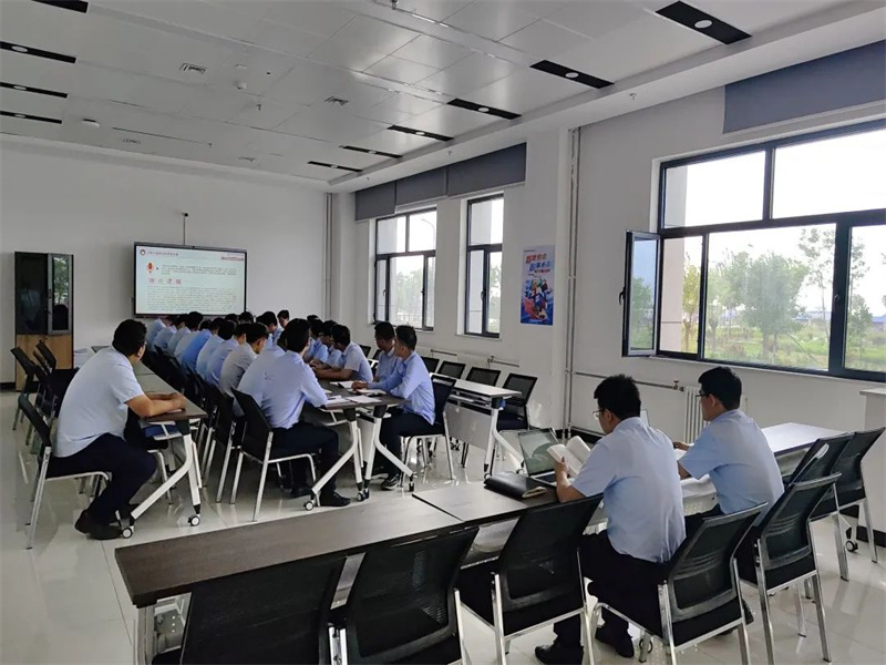 071688695009132673.jpg “兩優(yōu)一先”事跡丨運維分公司小保當(dāng)智維中心黨支部:筑堅強堡壘 促企業(yè)發(fā)展.jpg