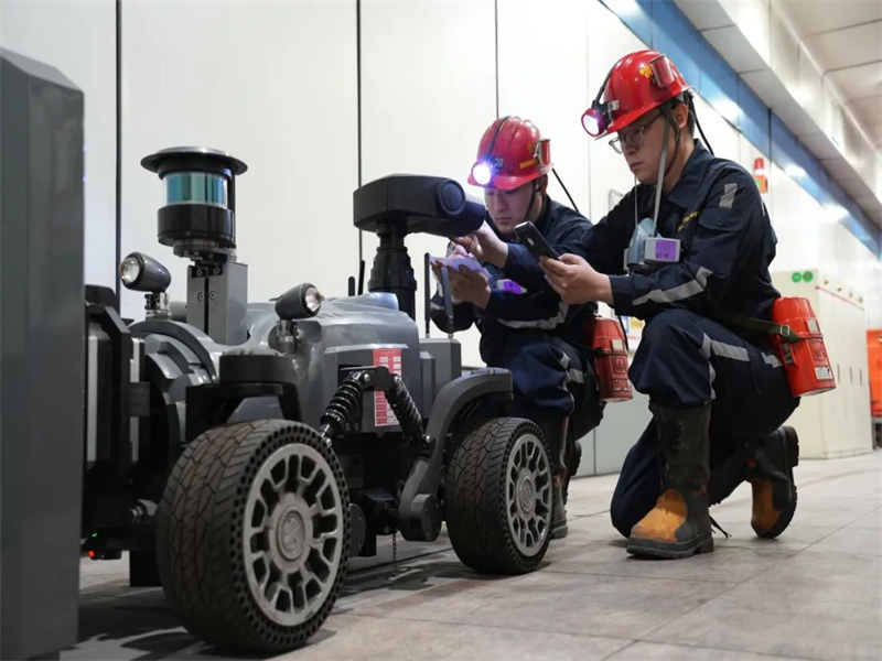 071688695026475924.jpg “兩優(yōu)一先”事跡丨運維分公司小保當(dāng)智維中心黨支部:筑堅強堡壘 促企業(yè)發(fā)展(2).jpg