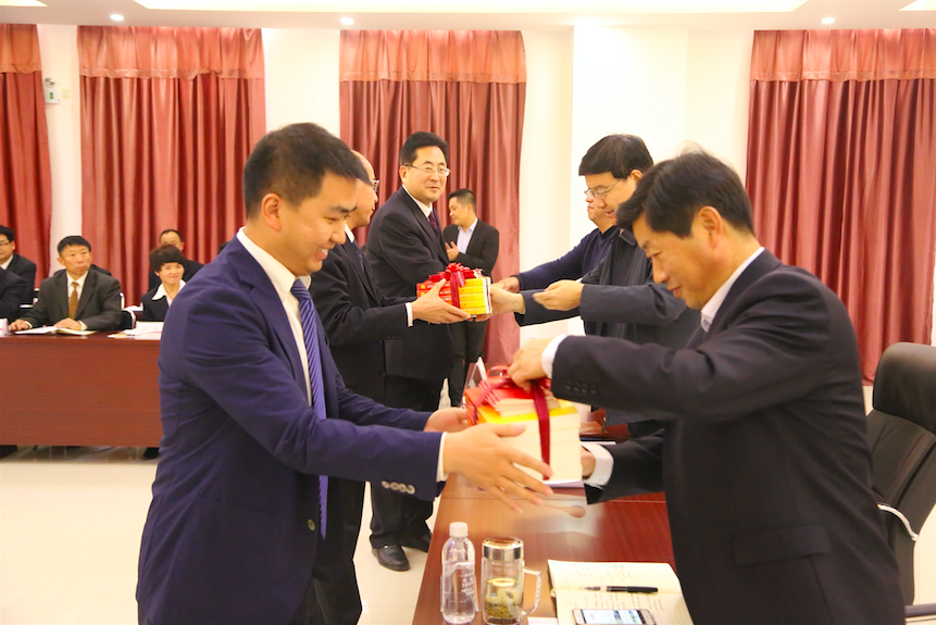 學(xué)習(xí)貫徹十九大精神落實轉(zhuǎn)提樹專題教育實踐活動發(fā)言材料